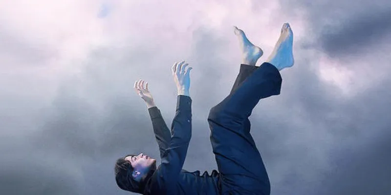 Những con số tiềm ẩn khi mơ thấy rơi từ trên cao